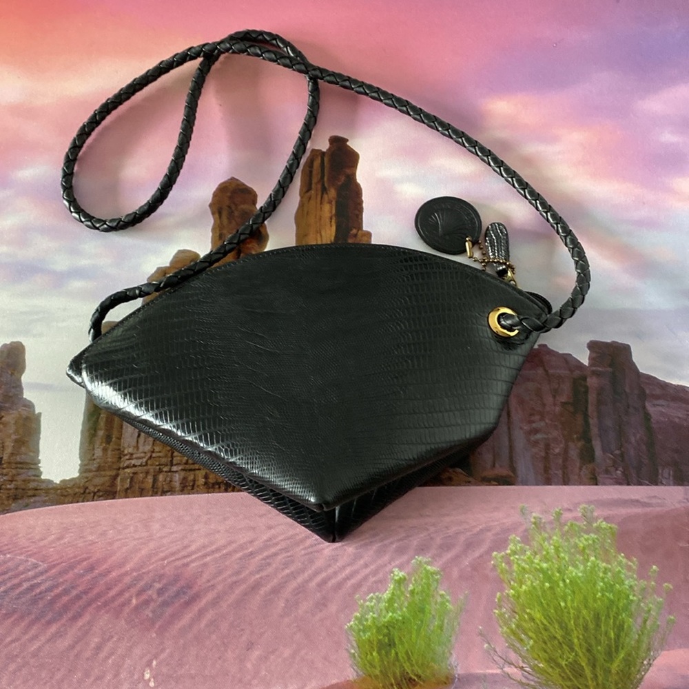 Bar Harbor Vintage Triangle Black Leather bag, Reptile Embossed. YKK